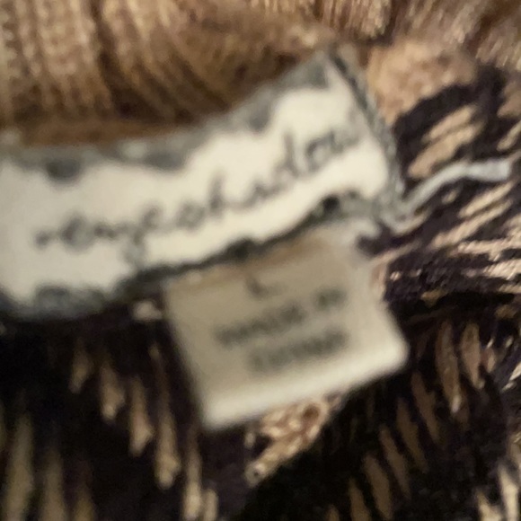 Eyeshadow Black and Tan size L unique sweater. Been 💕 before - Picture 10 of 12